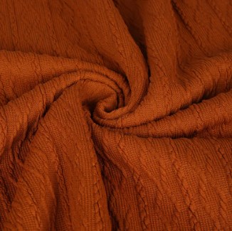 Hvordan påvirker farve- og efterbehandlingsprocesser for beklædningsstof stoffets ydeevne og bæreoplevelse?